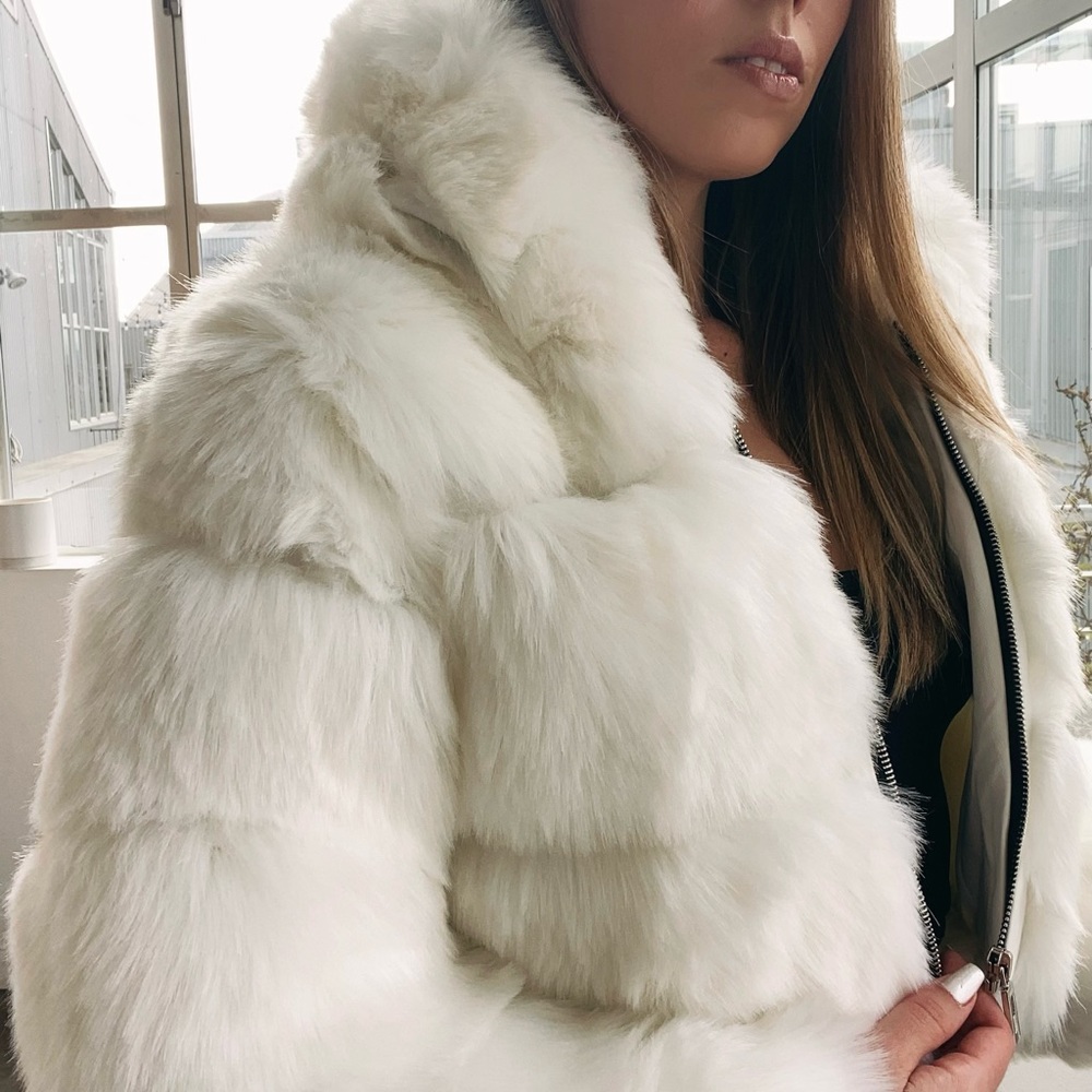 White Cropped Fur Coat - Picture 3 of 4